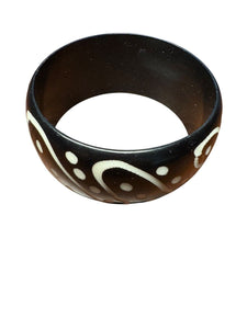 Vintage Carved Black Bangle - Finely Find It Vintage!