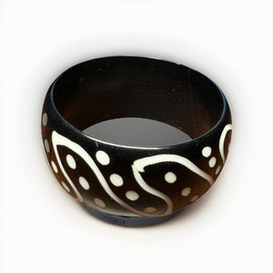 Vintage Carved Black Bangle - Finely Find It Vintage!