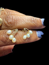 Load image into Gallery viewer, 14 kt gold Pearl Earrings - Finely Find It Vintage!